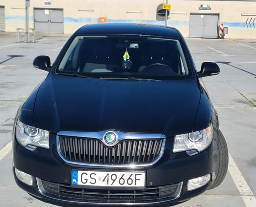 Skoda Superb cena 34500 przebieg: 235000, rok produkcji 2012 z Słupsk małe 79